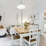 Trevi Fountain - Shabby - Romedreamhome