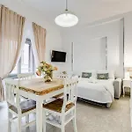 Trevi Fountain - Shabby - Romedreamhome