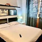 Lovely Central Art 2 Bedroom Flat Next To Metro Station Lodi
