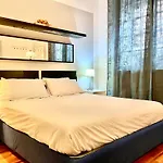 Lovely Central Art 2 Bedroom Flat Next To Metro Station Lodi