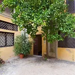 Discover The Pantheon From The Berardi Studio Flat