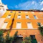 Pavone Centre Romantic Apartment