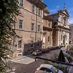 Elegant Two Bedroom Apartment-Colosseum