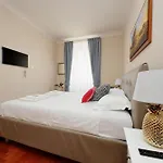 Elegant And Spacious Apartment, Vespasiano 9