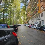 Attico Per Quattro Persone Sulla Nomentana, Wi-Fi, Aria Condizionata