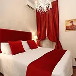 Avignonesi Suites - Ca Domus Collection