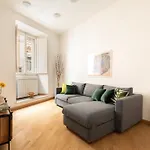 Spanish Steps Stylish Apartment