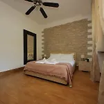 Vatican Flat Cozy With Private Court