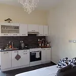 Palms House