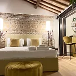 Passpartout Boutique Palace