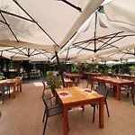 Beautiful Apartment In Roma With Shared Swimming Pool