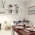 Hostly-Volturno Suite Apartment-Center Of Rome