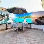 Ylyejon Appartamento Esclusivo Al Pianoterra Con Parcheggio E Terrazza