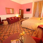 Hotel Sweet Home