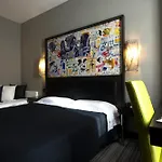 Twentyone Hotel
