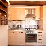 Piede Charming Apartment
