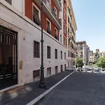 Colosseo Honey Apartment