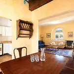 Trevi Comfortable Apartment With Terrace | Romeloft