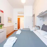 Andenis Tiber House
