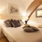 Campo Dei Fiori Historic Apartment