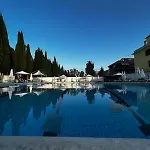 Aurelia Green Suite