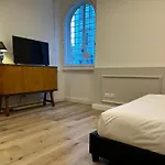 Crispi 30 Stylish Apartment