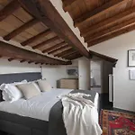 Classic And Chic Apartments In Trastevere