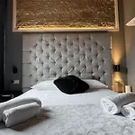 Rhome Luxury Suite