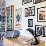 Stracult House Suggestive And Vintage-Pop Apartment