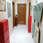 The Subway Apartment - Metro A Room