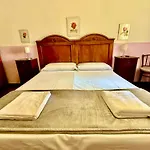 Pardis Guest House