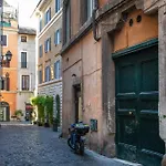 The Right Place 4U Navona Luxury Rooms