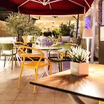Adesso Hotel