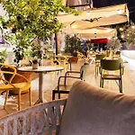 Adesso Hotel