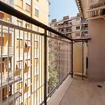 Joivy Delightful 3-Bed Flat With Balcony