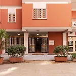 Joivy Delightful 3-Bed Flat With Balcony