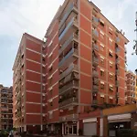 Joivy Delightful 3-Bed Flat With Balcony