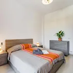 Cozy Vatican Apartment With Starry Balcony Garden