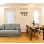 Lux Vaticana Suite