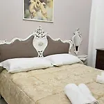 Roxy\'S House