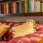 Iflat Pantheon Elegant 3-Bedroom Apartment