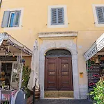 Campo De\' Fiori Pinky House
