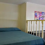 Gemelli Holidays -2 Easy Lofts, Groundfloor With Courtyard, Mezzanine Bedroom, Baby & Pet Friendly, Near Monte Mario Station Connecting To Center In 20 Minutes, 2 Steps From Bus, Groceries, Restaurants, Park, Cycle Path - Warm Guest Care In 4 Languag