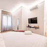 Caesar\'S Quarters - Private Rooms In Rome