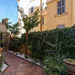 Roma Centro Pochi Minuti - Appartamento Con Giardino Privato