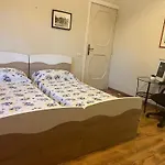 La Dolce Vita Bedrooms Near The Subway