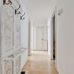 Elle House