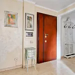 Elle House