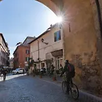 Trastevere House With Balcony,Quiet New