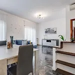 Ln Maison
